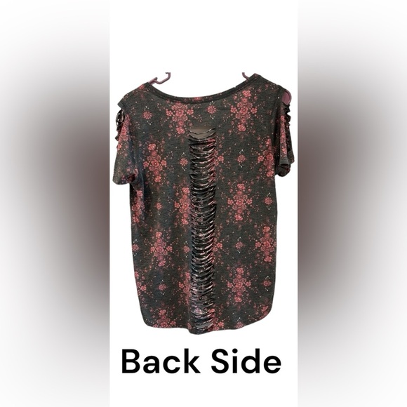 Women’s Mudd Size Large floral short sleeve top (NWOT) - Picture 3 of 5